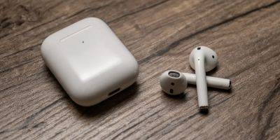 Минг Чи Куо - По слухам, Apple планирует выпустить новые AirPods со встроенными ИК-камерами - procyber.me